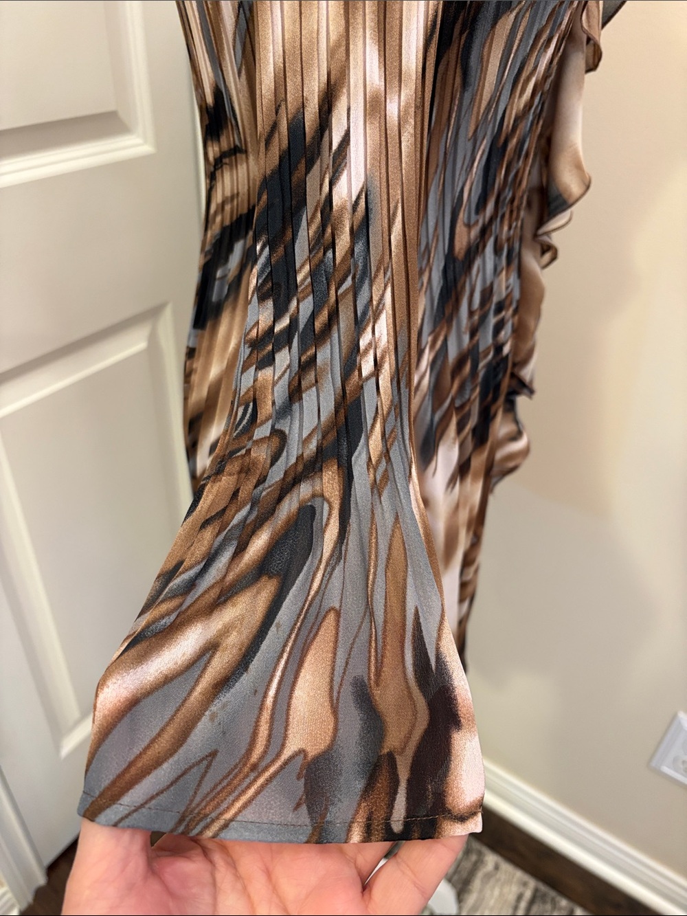 Dressbarn Ruffled V-Neck Tunic Medium - Picture 9 of 16
